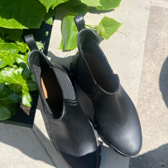 Jeffrey Campbell Lug Sole Boot - Picture 5 of 7